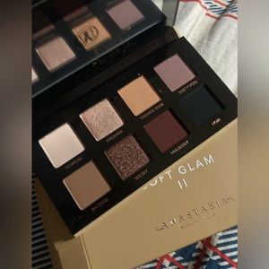 Anastasia Beverly Hills Soft Glam 2